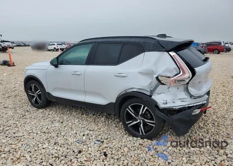 2021 Volvo Xc40 T5 R-Design z USA, uszkodzony, nr VIN YV4162UM6M2595553